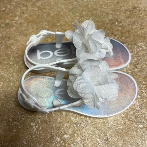 Bebe girls shoes size 9-10 - Picture 3 of 4